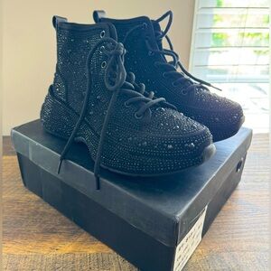 Black sparkling sneaker size 40